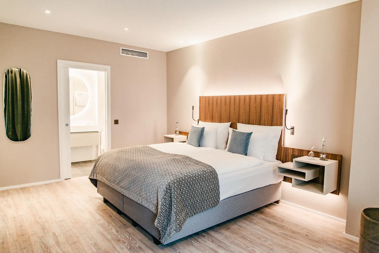 Maximilian Munich Apartments & Hotel 4*,